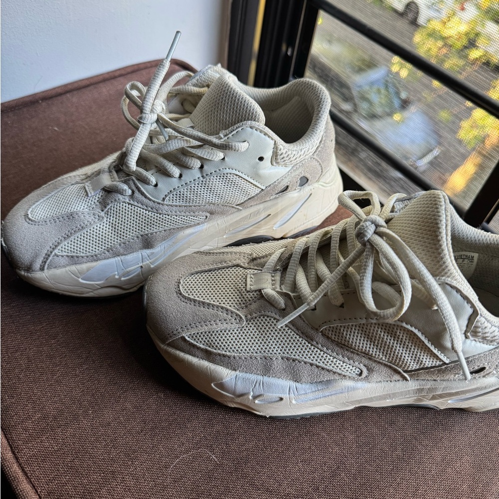 ADIDAS - Picture 4 of 13